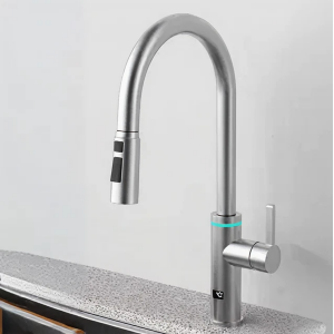 Smart kjøkkenbatteri med uttrekk og LED-display